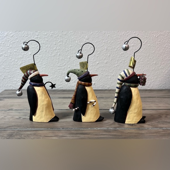 Williraye Studios *NWT* 2006 Christmas Ornaments Marching Penguins set of 3 - Picture 4 of 8